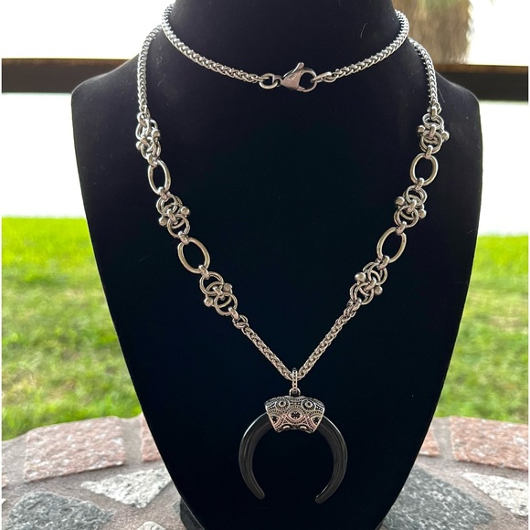 Sterling silver moon & handcrafted stainless steel links long chain necklace - Picture 12 of 16